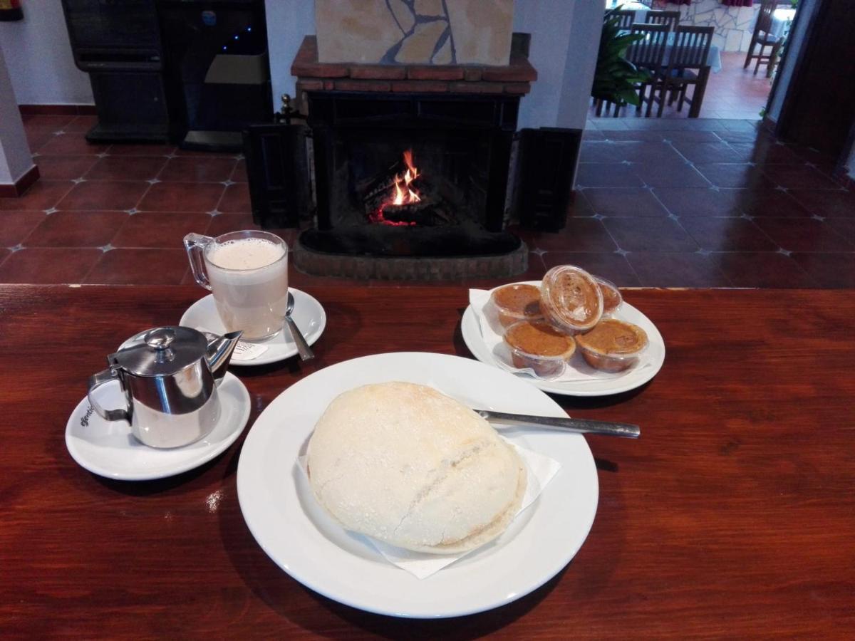 Hotel Rural & Restaurante Las Camaretas 코르테스데라프론테라 외부 사진